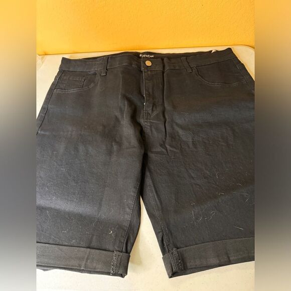 Roswear black denim capris - Picture 2 of 6